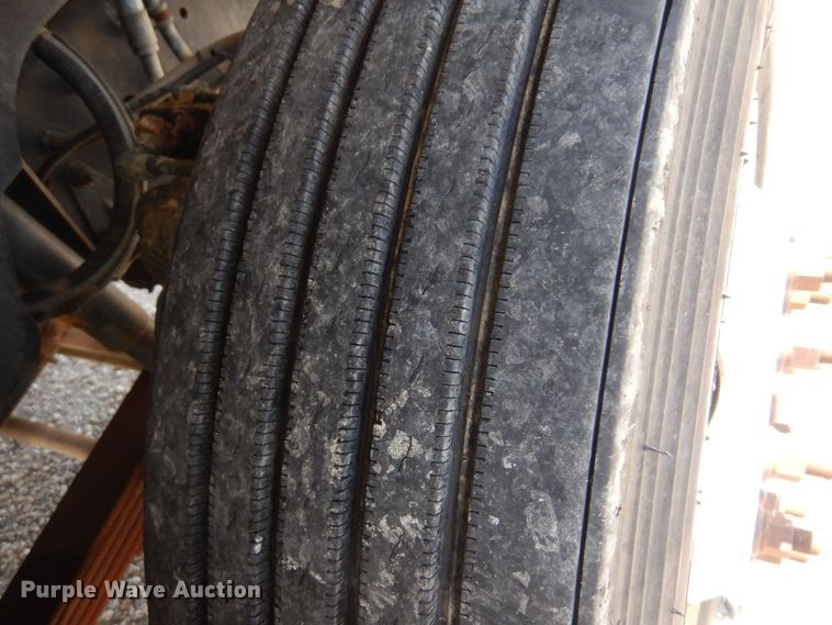 image for item DB7849 2000 GMC C7500  bucket truck