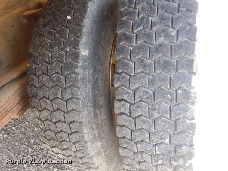 image for item DB7849 2000 GMC C7500  bucket truck