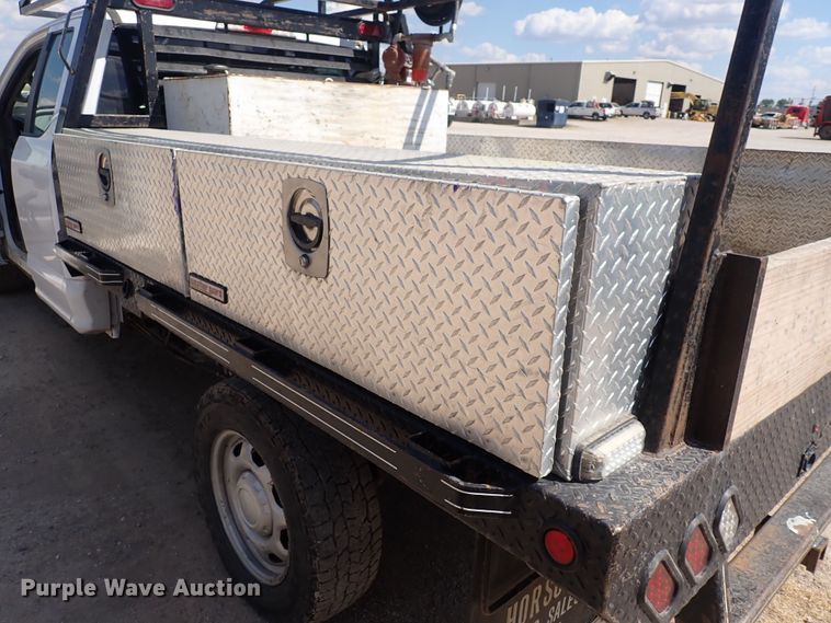 image for item DG2723 2017 Ford F150 XL  SuperCab flatbed pickup truck