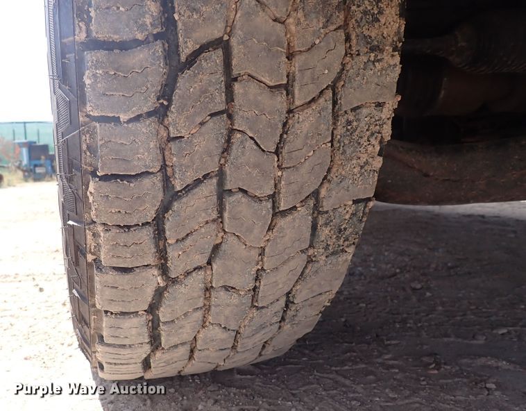 image for item DG2723 2017 Ford F150 XL  SuperCab flatbed pickup truck