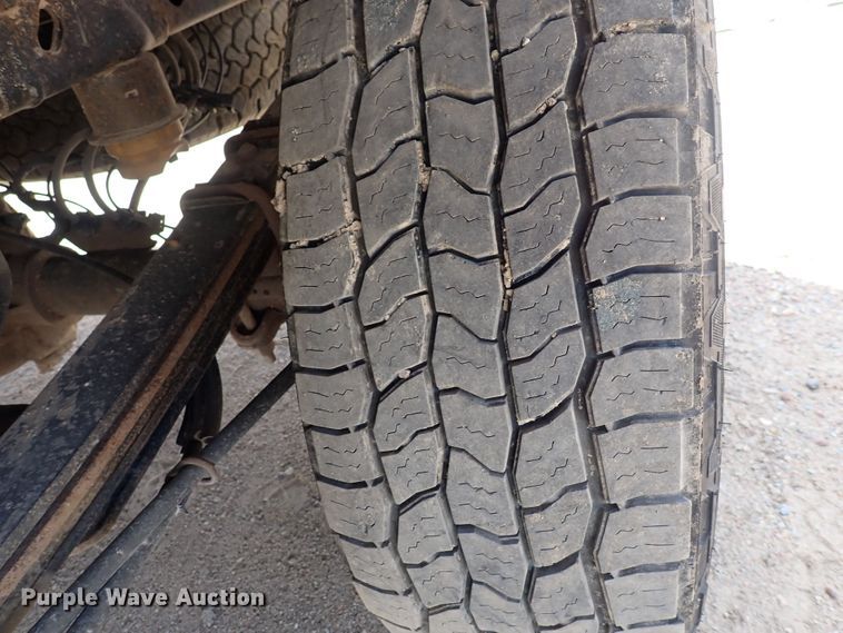 image for item DG2723 2017 Ford F150 XL  SuperCab flatbed pickup truck