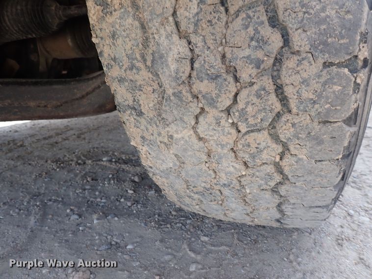 image for item DG2723 2017 Ford F150 XL  SuperCab flatbed pickup truck