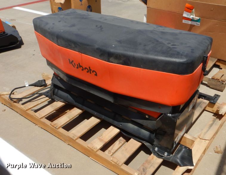 image for item DH8514 Kubota V5004  spreader