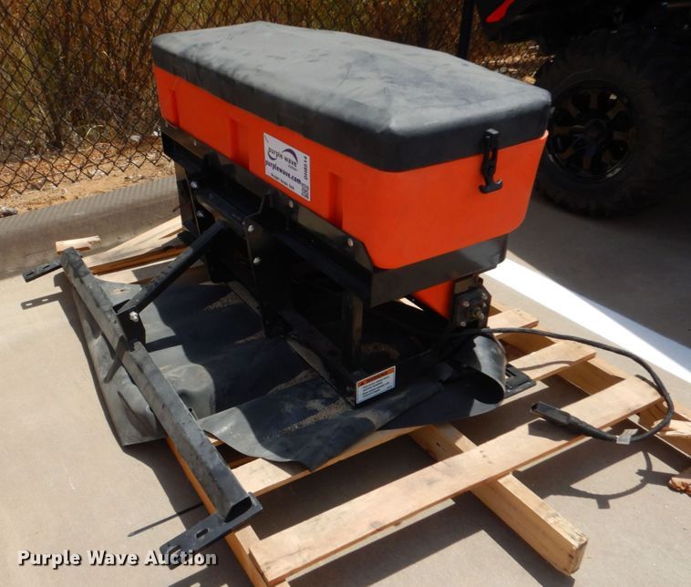 image for item DH8514 Kubota V5004  spreader