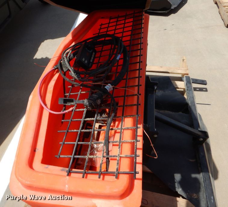 image for item DH8514 Kubota V5004  spreader