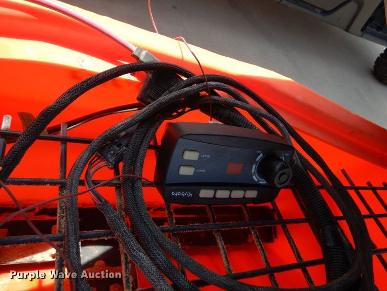 image for item DH8514 Kubota V5004  spreader