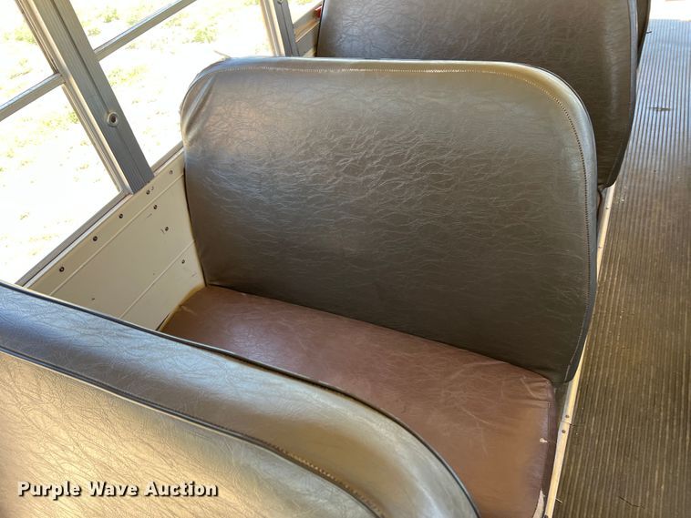 image for item DJ7712 1989 Chevrolet B60  school bus