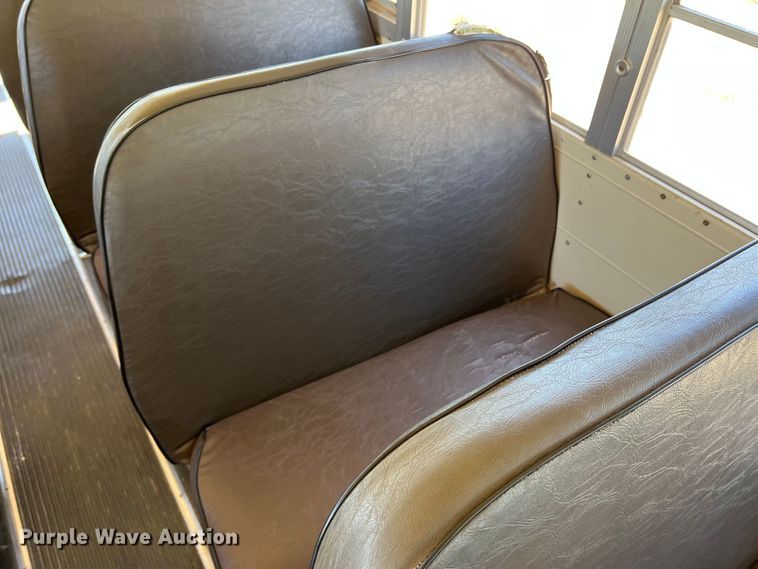 image for item DJ7712 1989 Chevrolet B60  school bus