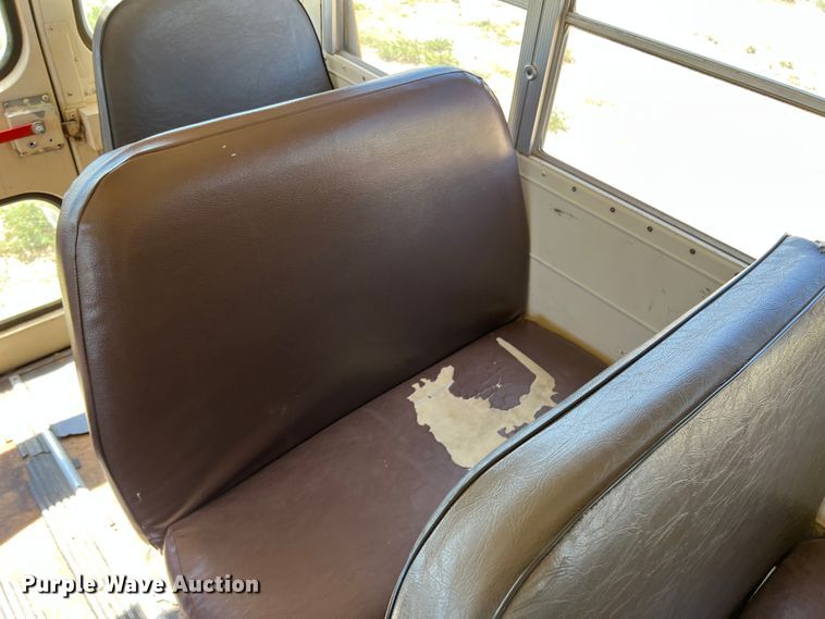 image for item DJ7712 1989 Chevrolet B60  school bus