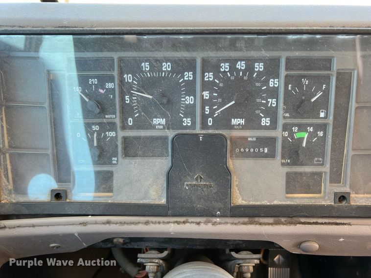 image for item DJ7713 1999 Amtran Genesis  school bus