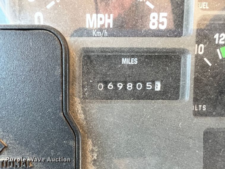 image for item DJ7713 1999 Amtran Genesis  school bus