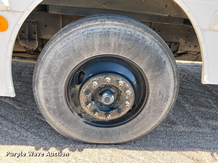 image for item DJ7713 1999 Amtran Genesis  school bus