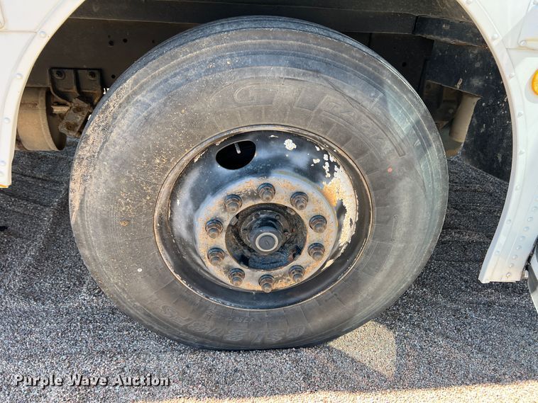 image for item DJ7713 1999 Amtran Genesis  school bus