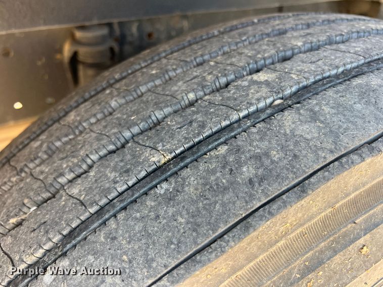 image for item DJ7713 1999 Amtran Genesis  school bus