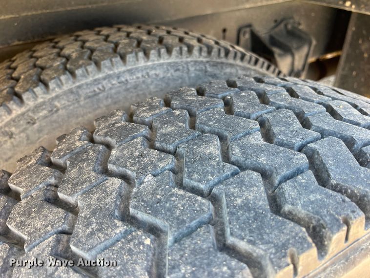 image for item DJ7713 1999 Amtran Genesis  school bus