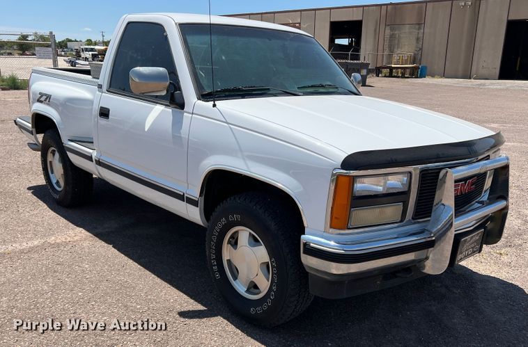image for item DJ7744 1992 GMC Sierra 1500  pickup truck