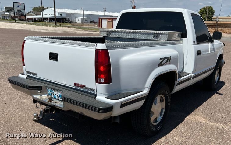 image for item DJ7744 1992 GMC Sierra 1500  pickup truck
