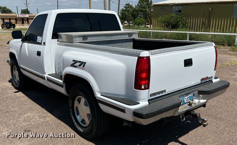 image for item DJ7744 1992 GMC Sierra 1500  pickup truck