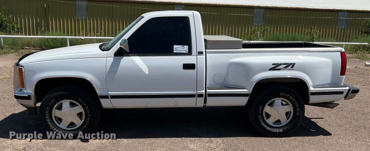image for item DJ7744 1992 GMC Sierra 1500  pickup truck