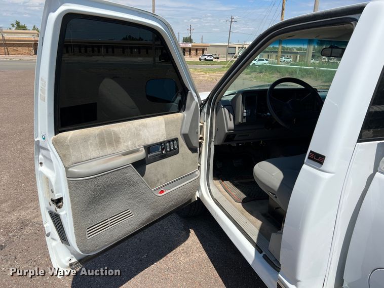 image for item DJ7744 1992 GMC Sierra 1500  pickup truck