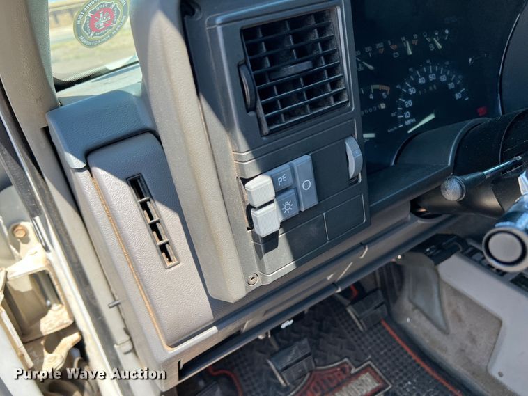 image for item DJ7744 1992 GMC Sierra 1500  pickup truck