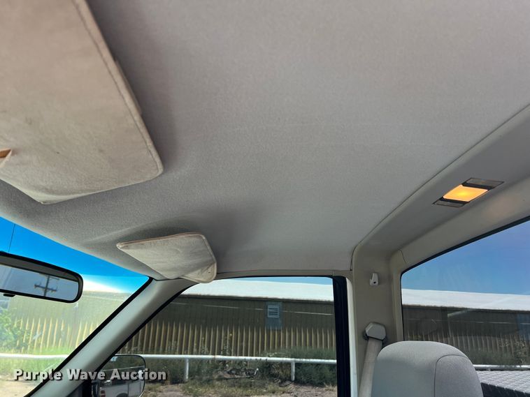 image for item DJ7744 1992 GMC Sierra 1500  pickup truck