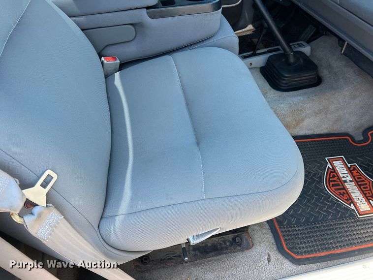image for item DJ7744 1992 GMC Sierra 1500  pickup truck