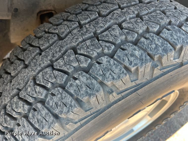 image for item DJ7744 1992 GMC Sierra 1500  pickup truck