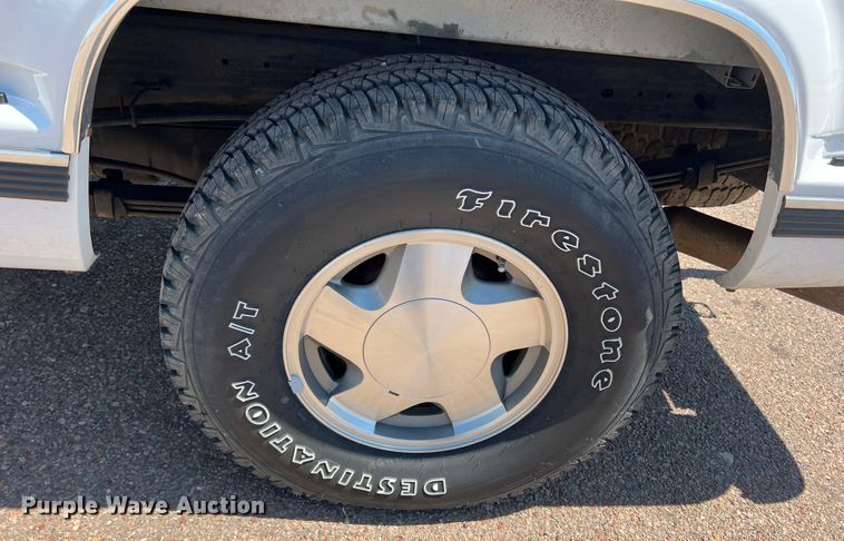 image for item DJ7744 1992 GMC Sierra 1500  pickup truck