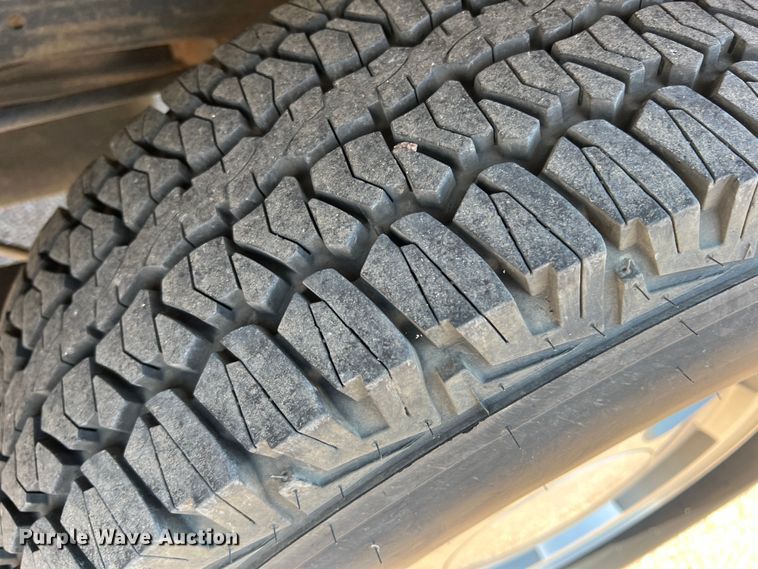 image for item DJ7744 1992 GMC Sierra 1500  pickup truck