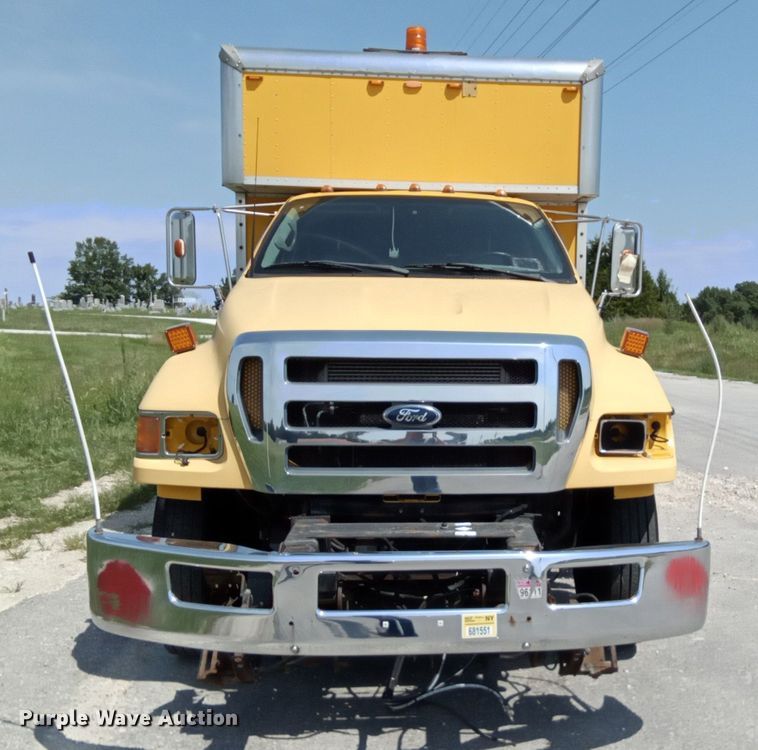 image for item DK0979 2005 Ford F750 Super Duty XLT  inspection truck