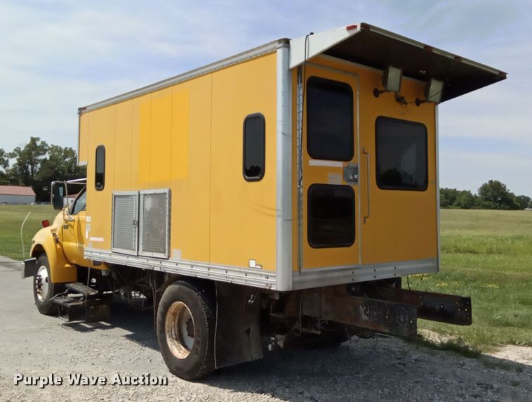 image for item DK0979 2005 Ford F750 Super Duty XLT  inspection truck