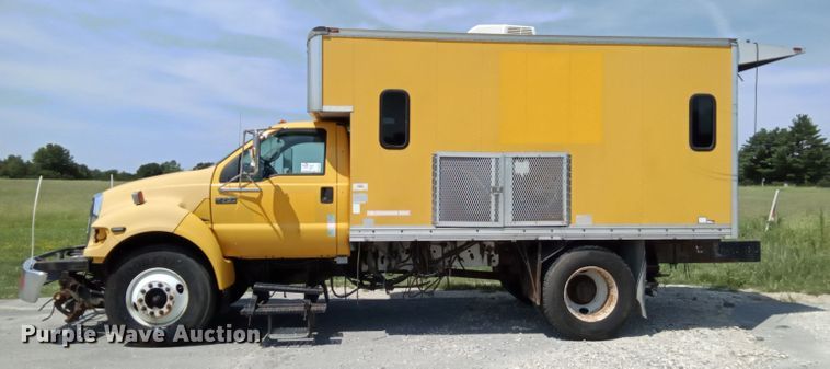 image for item DK0979 2005 Ford F750 Super Duty XLT  inspection truck