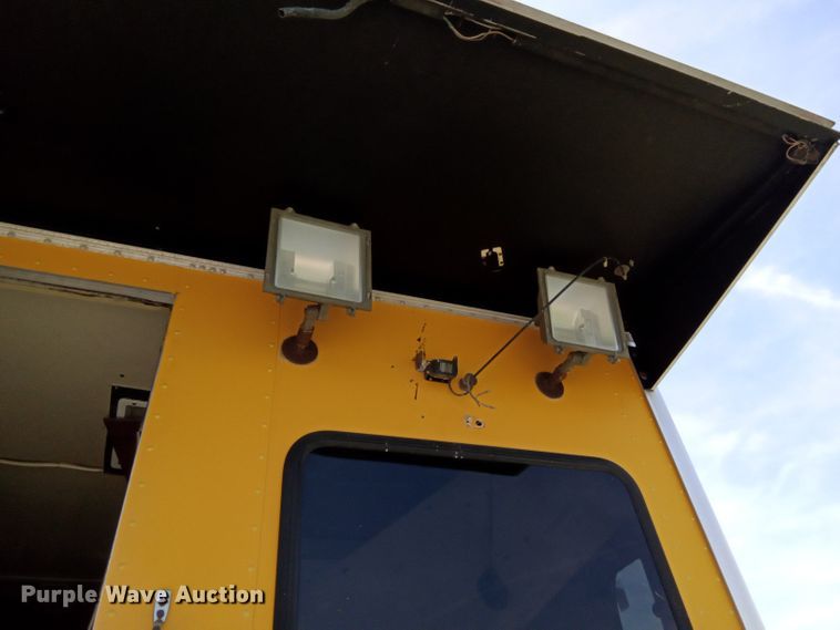 image for item DK0979 2005 Ford F750 Super Duty XLT  inspection truck