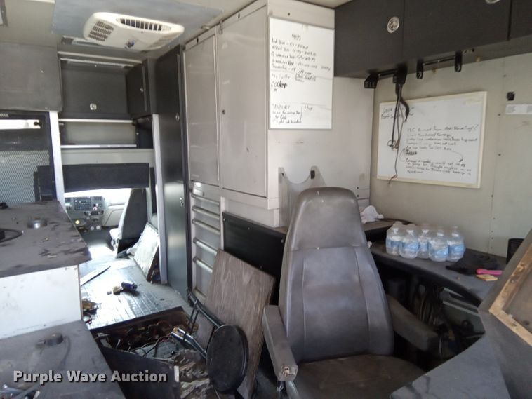 image for item DK0979 2005 Ford F750 Super Duty XLT  inspection truck