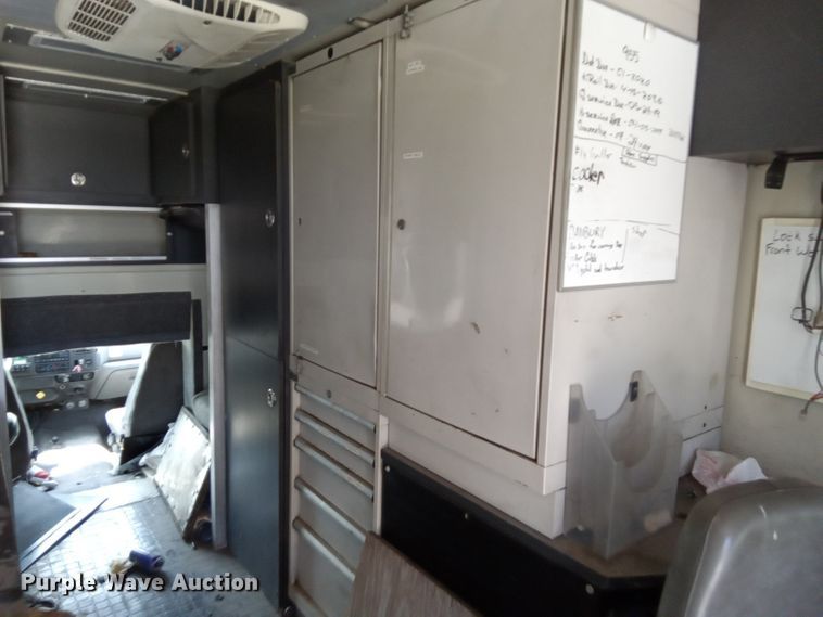 image for item DK0979 2005 Ford F750 Super Duty XLT  inspection truck