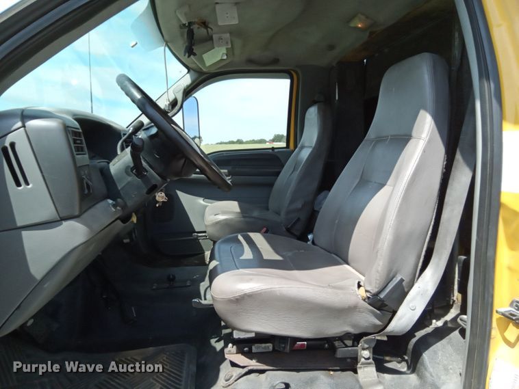 image for item DK0979 2005 Ford F750 Super Duty XLT  inspection truck