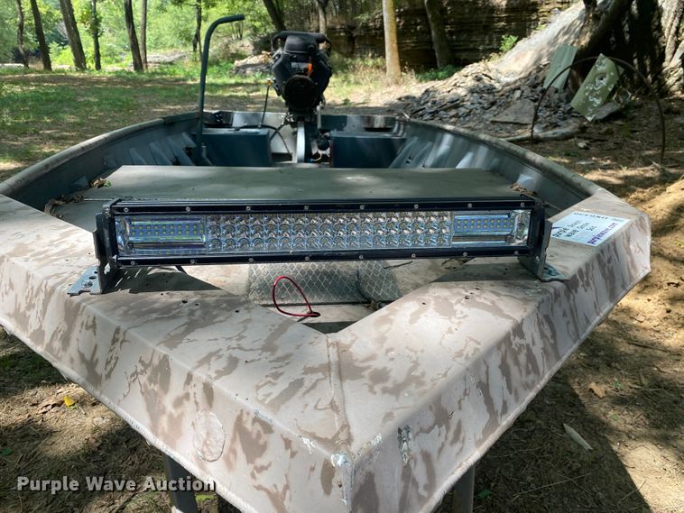 image for item DK6430 2008 Alweld  boat