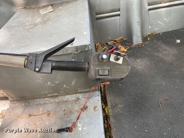 image for item DK6430 2008 Alweld  boat