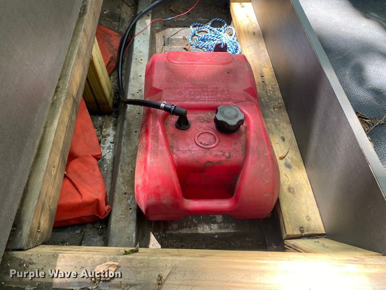 image for item DK6430 2008 Alweld  boat