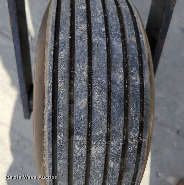 image for item DM7987 Clipper 2503F  ZTR lawn mower