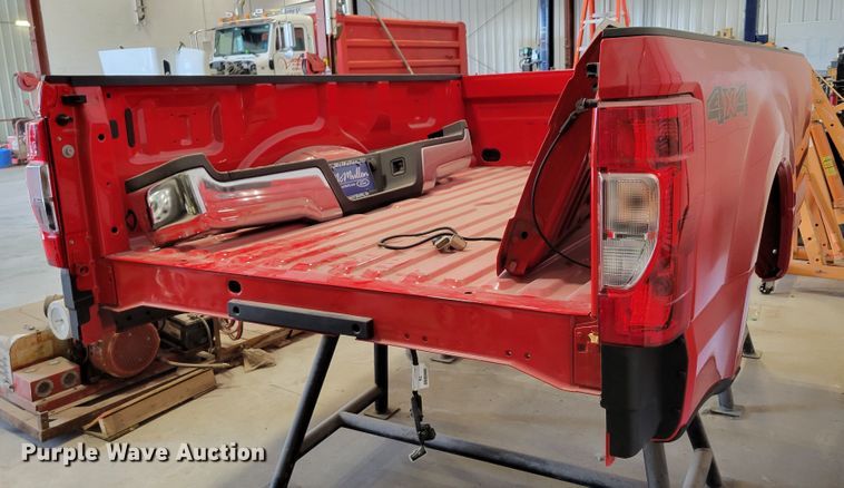 image for item DM7993 Ford F250  pickup truck bed
