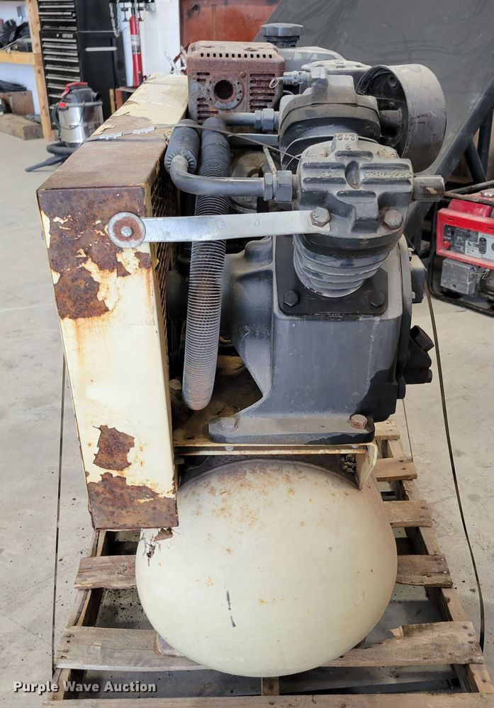 image for item DM7994 Ingersoll Rand 2475  Air compressor