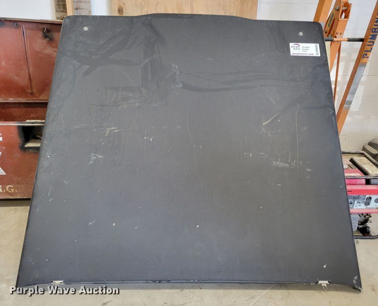 image for item DM8000 Pickup truck bed cover