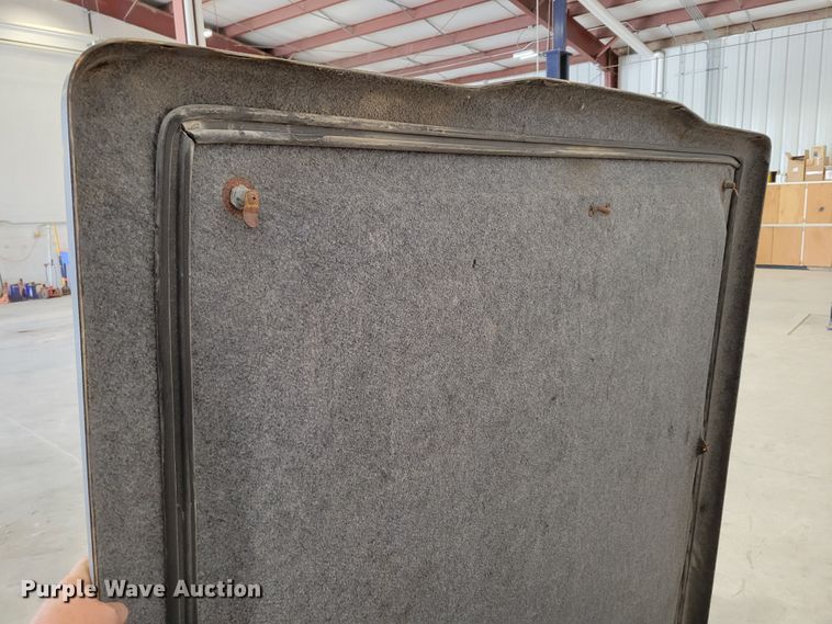 image for item DM8000 Pickup truck bed cover