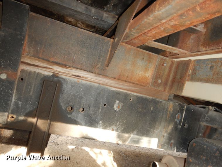 image for item DN1734 1975 Ford F700  dump flatbed truck