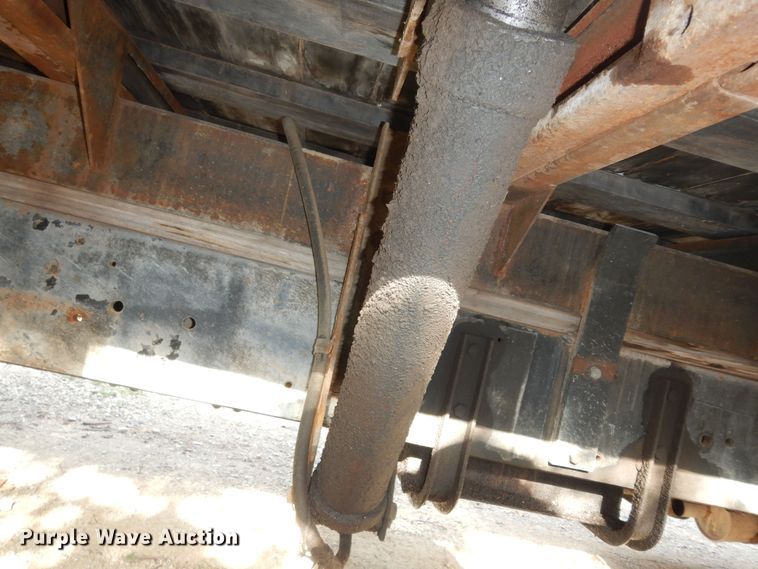 image for item DN1734 1975 Ford F700  dump flatbed truck