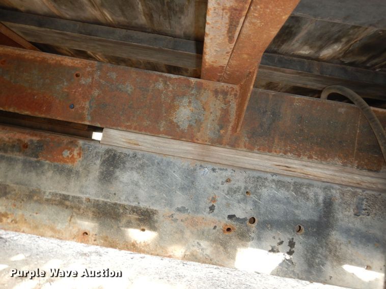image for item DN1734 1975 Ford F700  dump flatbed truck