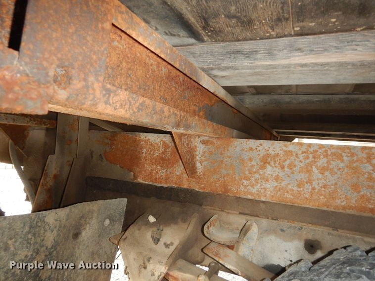 image for item DN1734 1975 Ford F700  dump flatbed truck