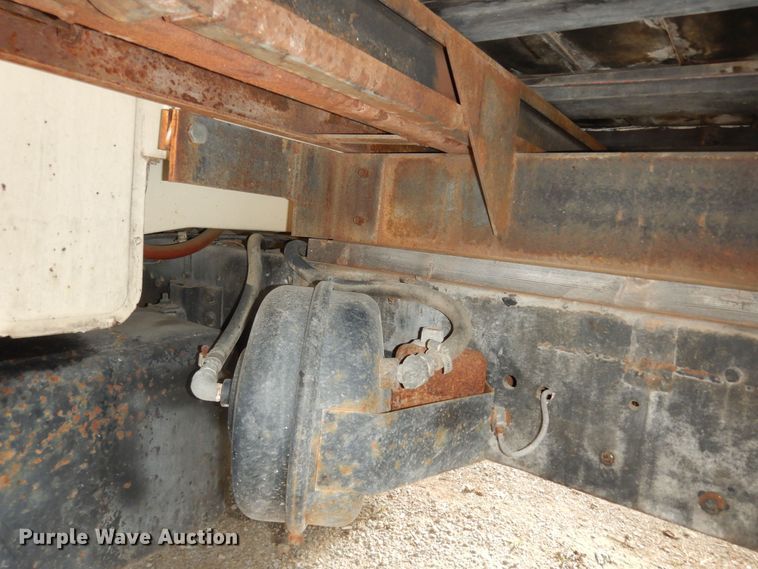 image for item DN1734 1975 Ford F700  dump flatbed truck